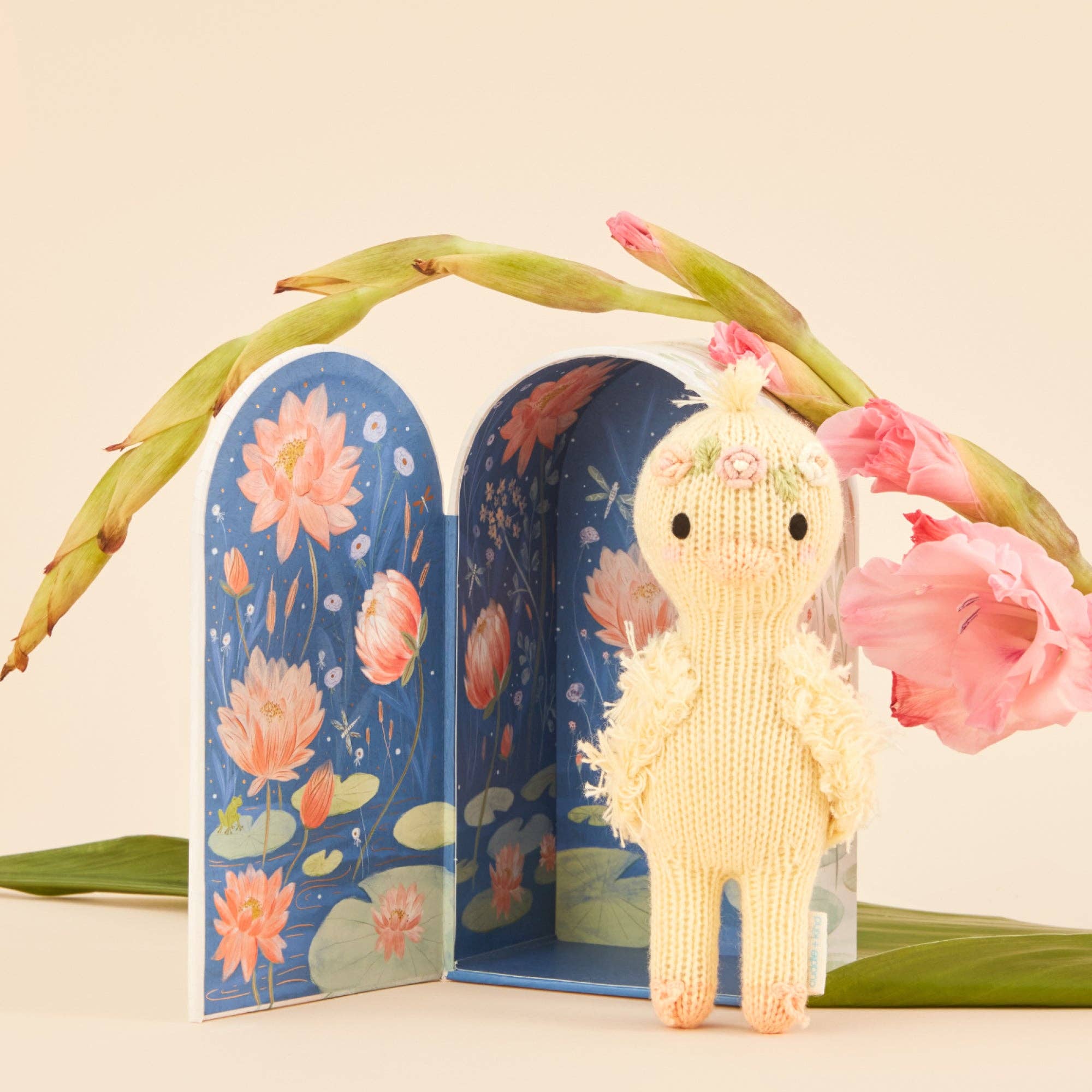 Tiny Flora the duckling | cuddle + kind
