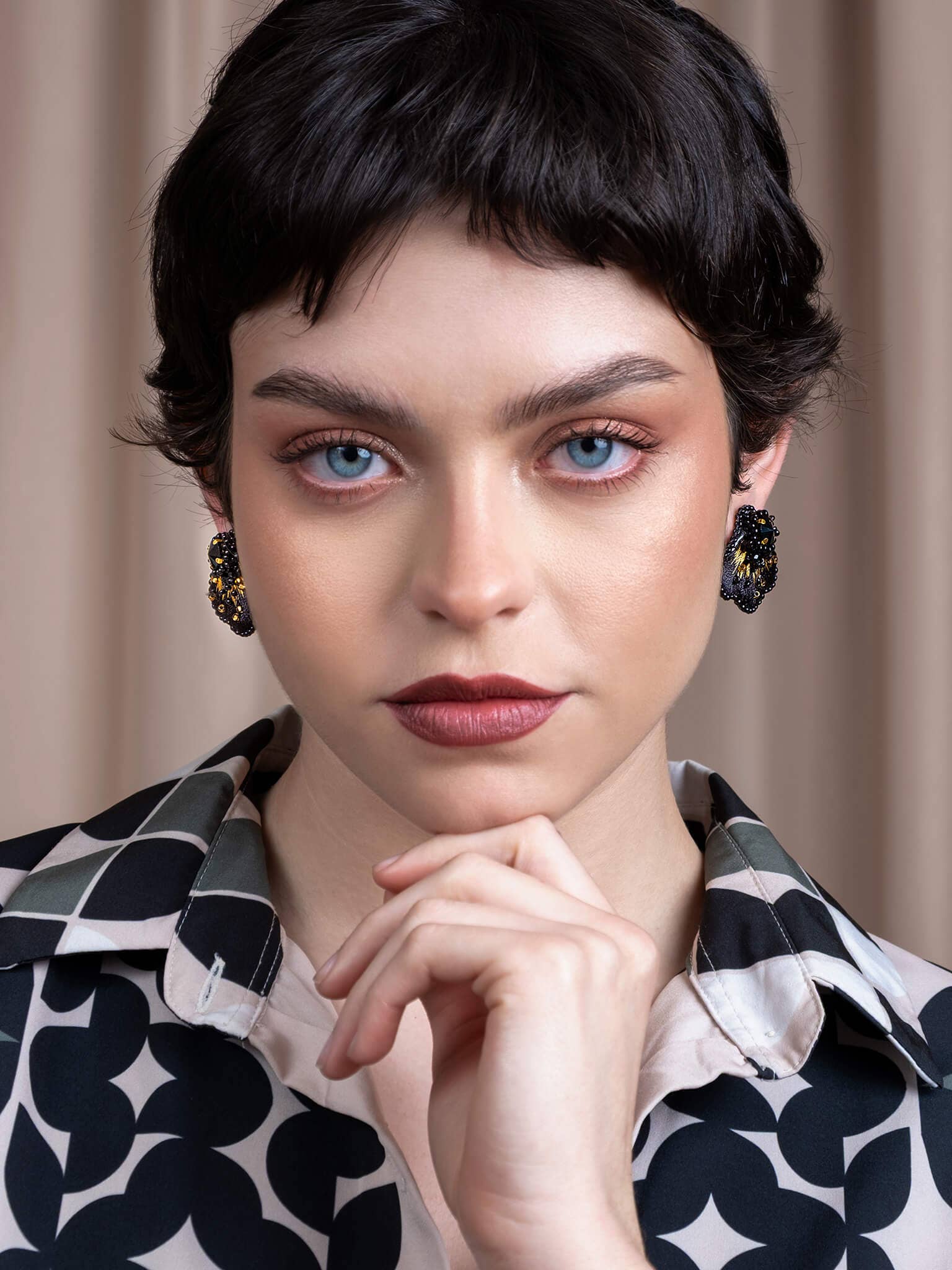 Embroidered Scallop Stud Earrings