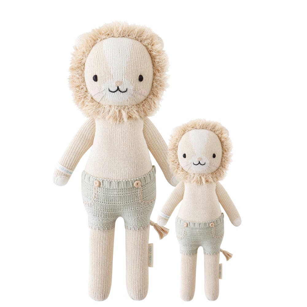 Sawyer the lion | cuddle + kind