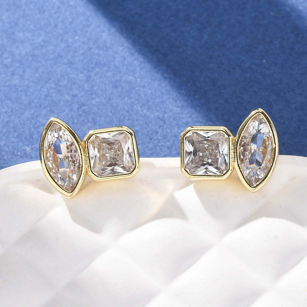 Toi et Moi Bezel Stud