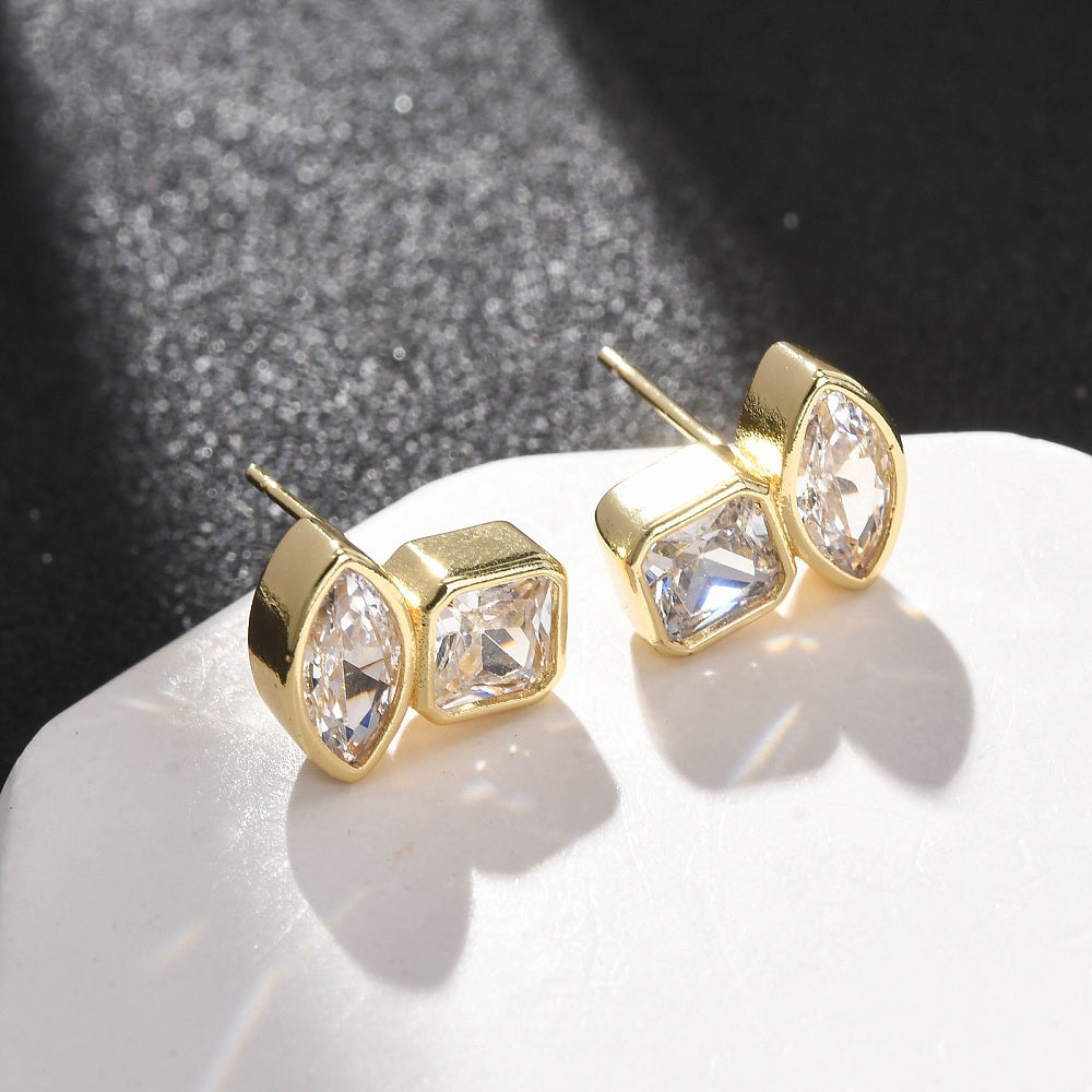 Toi et Moi Bezel Stud