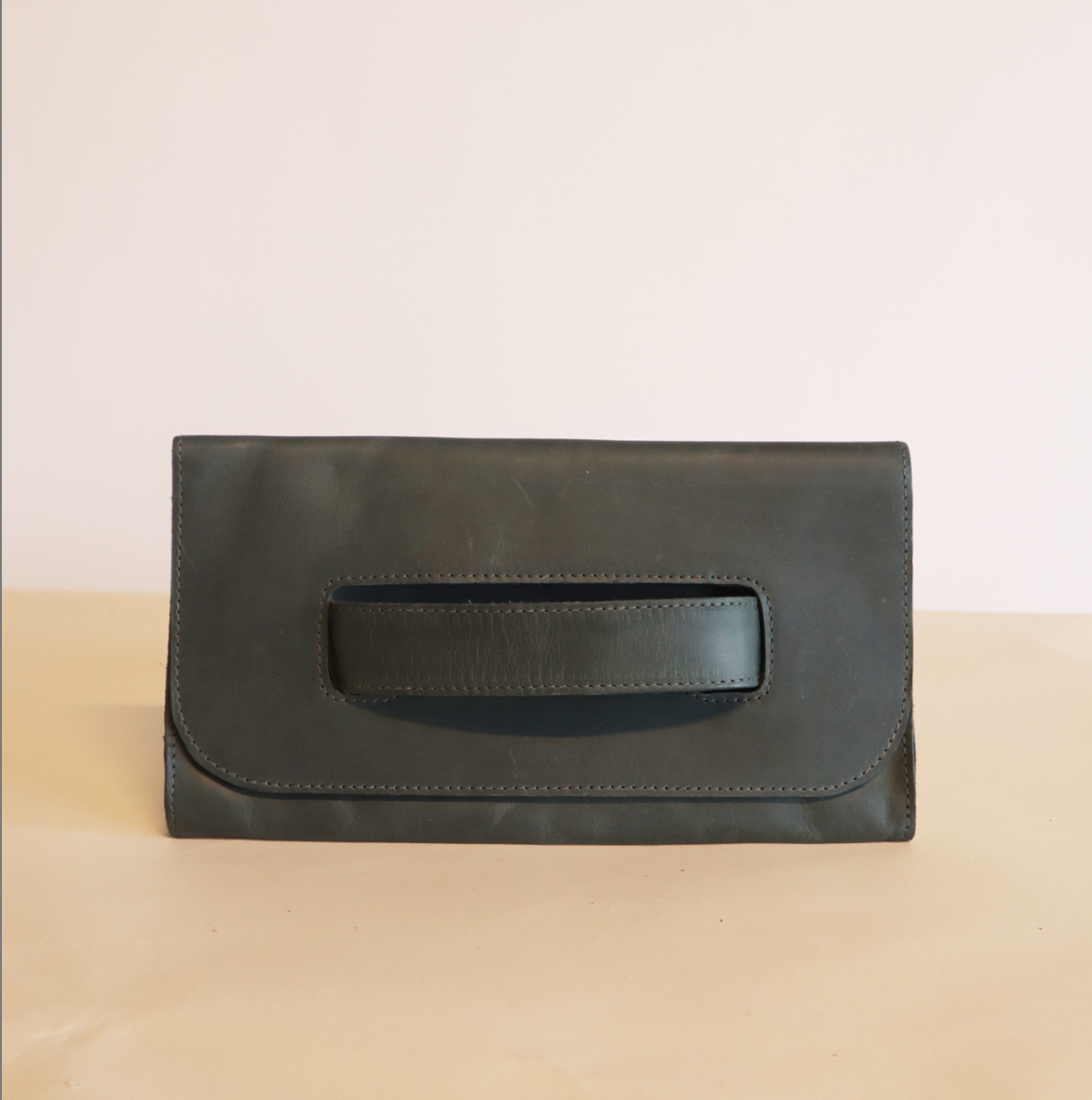 Mare Handle Clutch