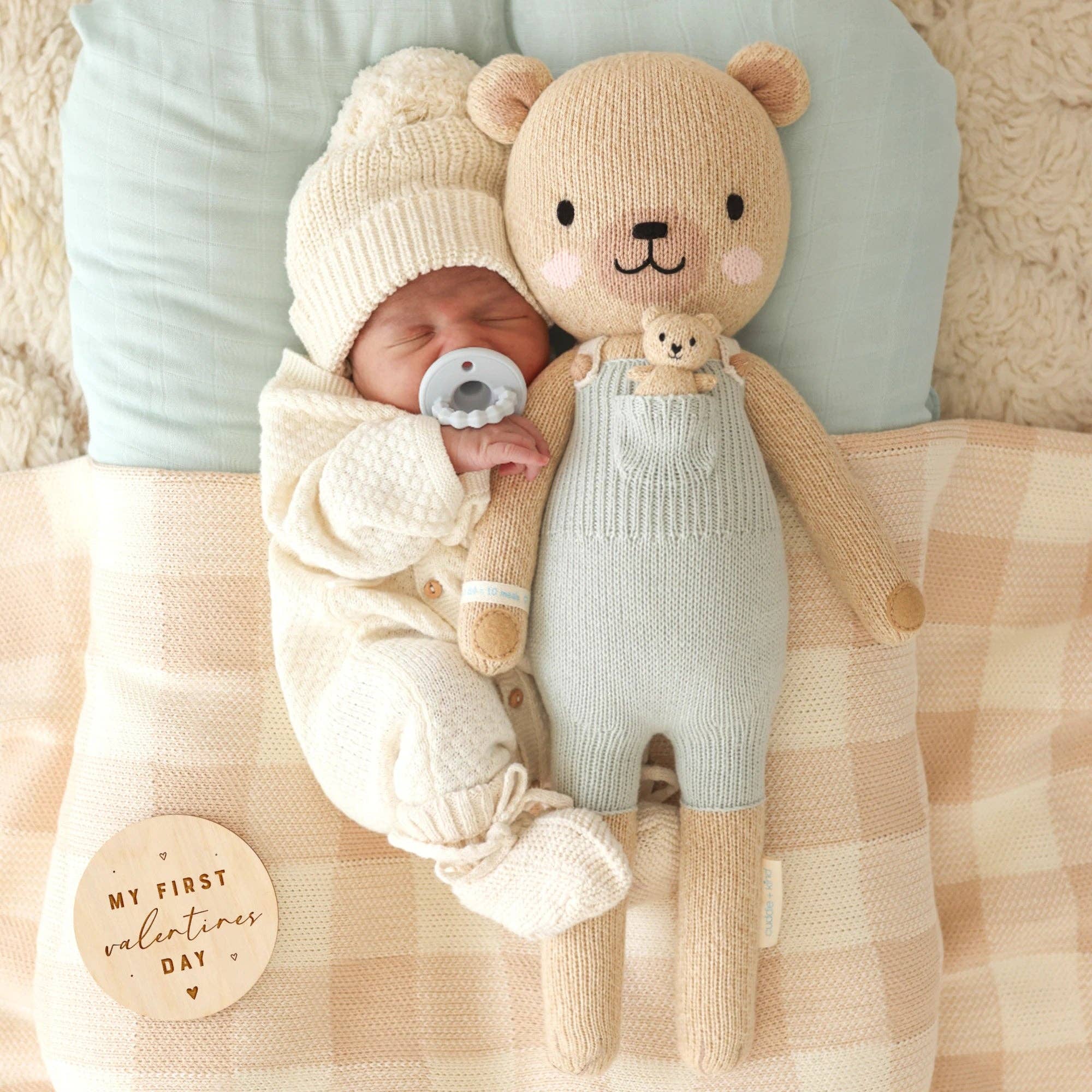 Alexander the honey bear | cuddle+kind