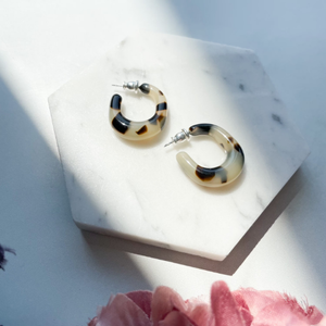 Juicy Hoops in Blonde Tortoise