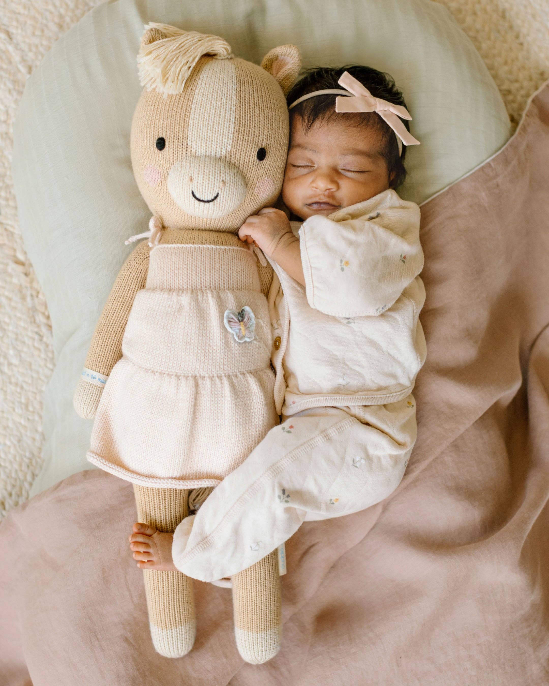 Kelsie the pony | cuddle + kind